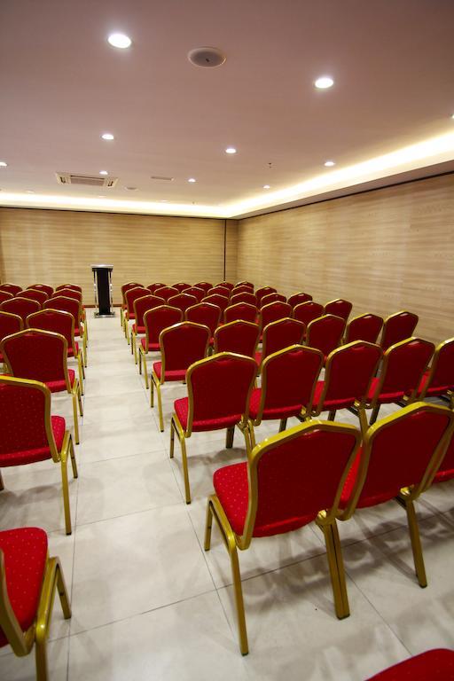 Putatan Platinum Hotel Kota Kinabalu Bagian luar foto
