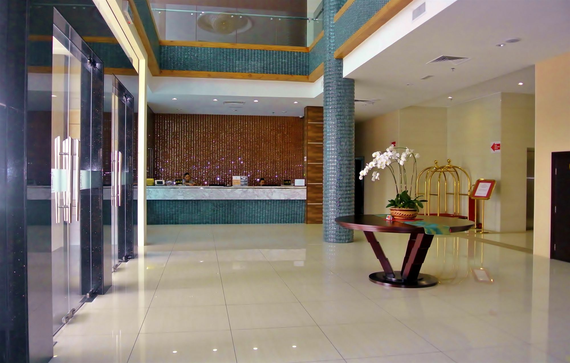 Putatan Platinum Hotel Kota Kinabalu Bagian luar foto